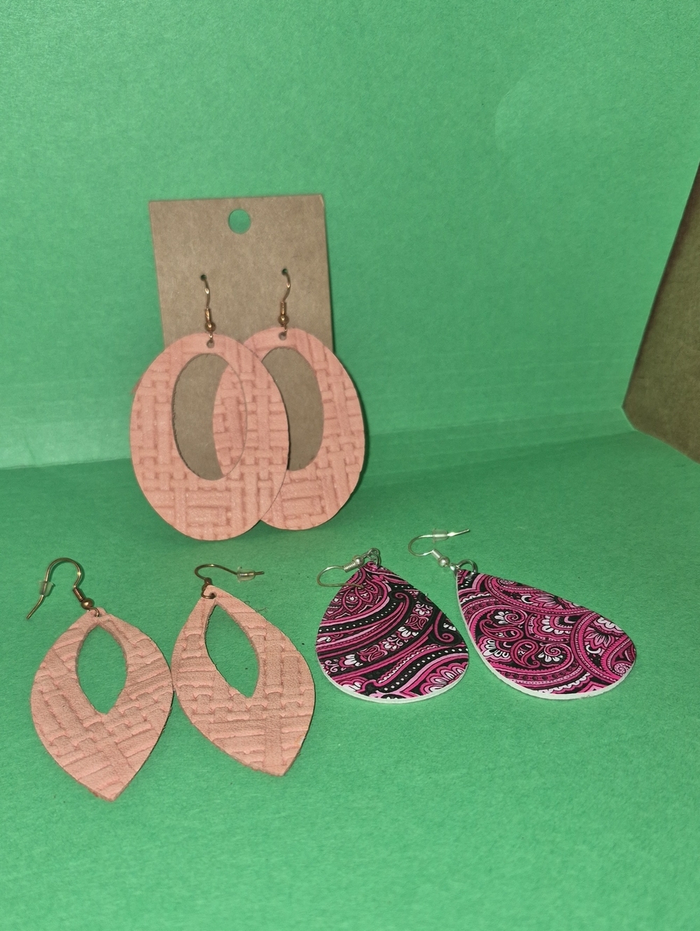 Women’s Pink Teardrop and Oval Earrings Set